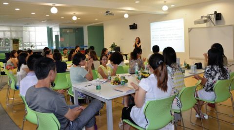 小学举行一年级“家长委员会”成立仪式