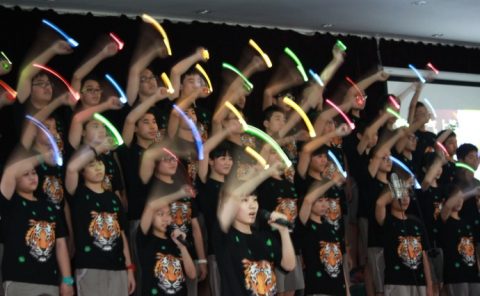 班歌嘹亮梦飞扬，记初二年级班唱比赛