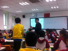 小学数学组“兼容课堂”：在实践中成长 在感悟中提升