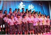 走进红五月，歌唱新时代—记中学部“红五月”合唱比赛